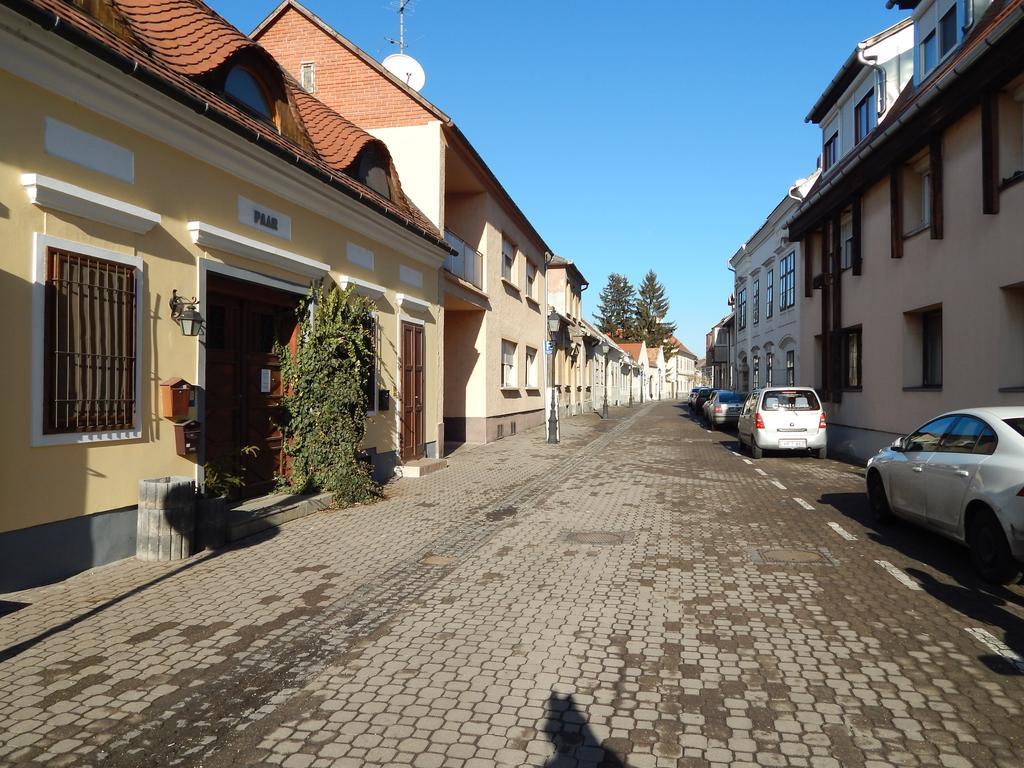 Csillagvirag Apartman Appartement Mosonmagyaróvár Buitenkant foto