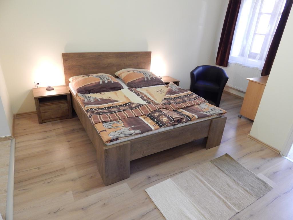 Csillagvirag Apartman Appartement Mosonmagyaróvár Buitenkant foto