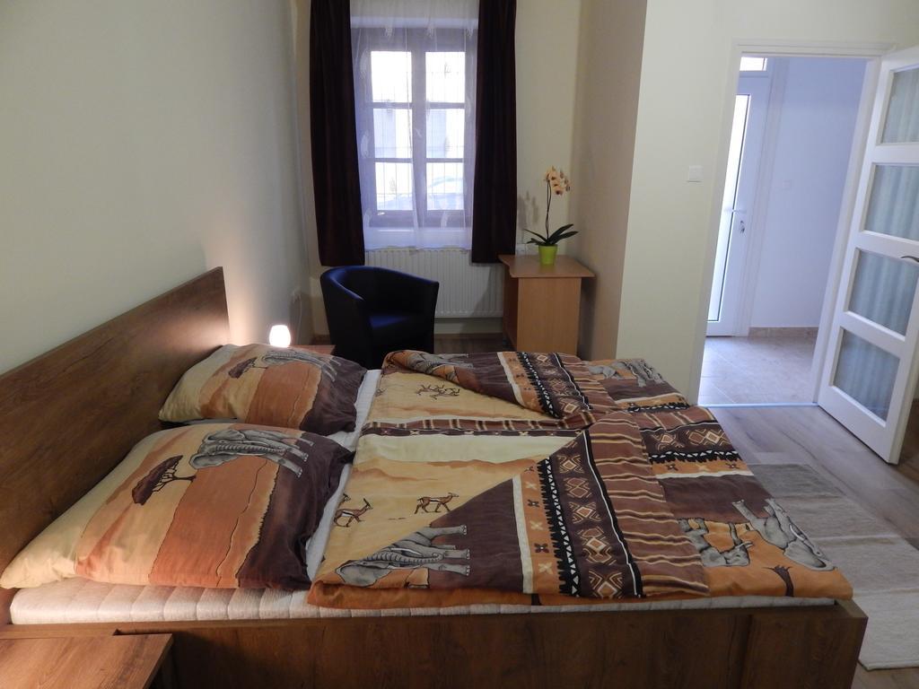 Csillagvirag Apartman Appartement Mosonmagyaróvár Buitenkant foto